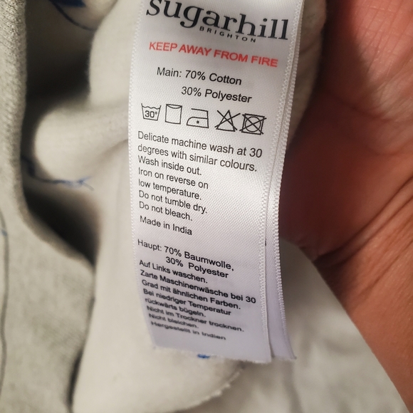 Alanis Light Ning bolt sweatshirt size 4. - Picture 7 of 8